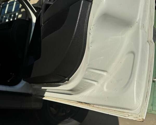 Белый Опель Астра, объемом двигателя 1.4 л и пробегом 270 тыс. км за 3000 $, фото 1 на Automoto.ua