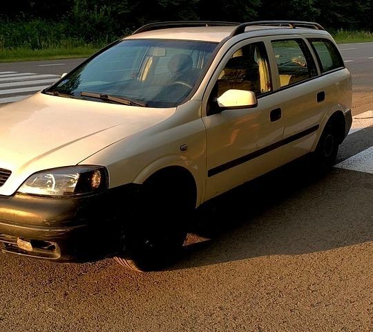 Білий Опель Астра, об'ємом двигуна 1.39 л та пробігом 330 тис. км за 1800 $, фото 1 на Automoto.ua