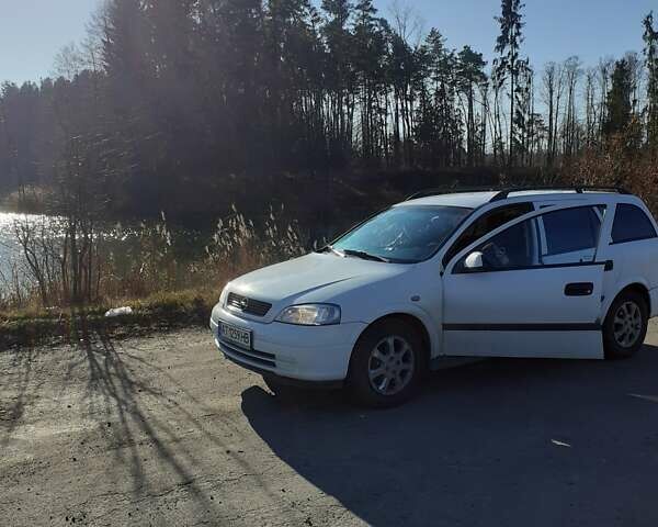 Белый Опель Астра, объемом двигателя 1.69 л и пробегом 268 тыс. км за 3200 $, фото 1 на Automoto.ua