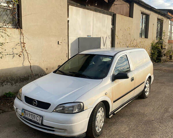 Білий Опель Астра, об'ємом двигуна 2 л та пробігом 100 тис. км за 2800 $, фото 1 на Automoto.ua