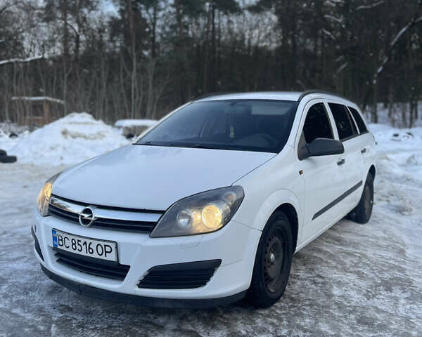 Белый Опель Астра, объемом двигателя 1.7 л и пробегом 325 тыс. км за 4400 $, фото 1 на Automoto.ua