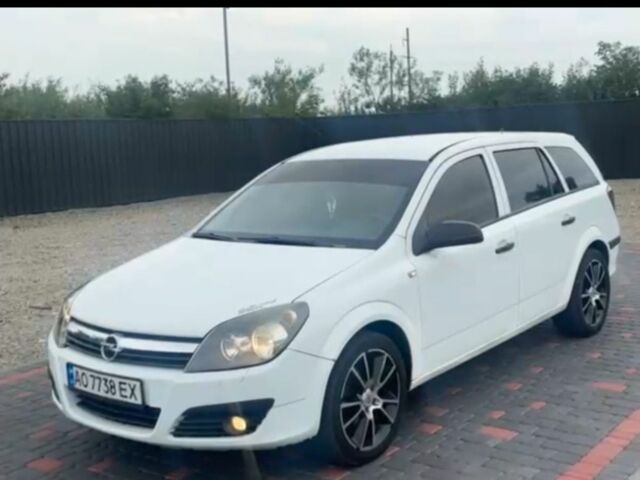 Белый Опель Астра, объемом двигателя 1.7 л и пробегом 295 тыс. км за 3500 $, фото 1 на Automoto.ua