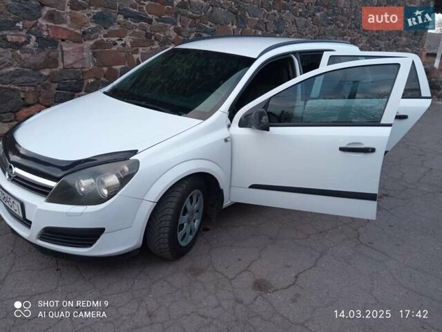 Білий Опель Астра, об'ємом двигуна 1.25 л та пробігом 308 тис. км за 4700 $, фото 1 на Automoto.ua