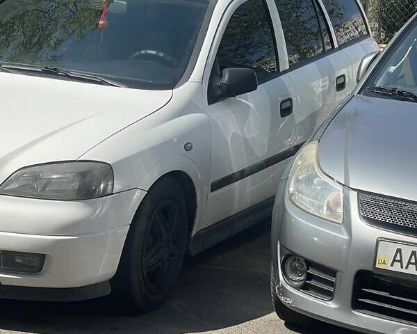 Белый Опель Астра, объемом двигателя 1.6 л и пробегом 287 тыс. км за 3600 $, фото 1 на Automoto.ua