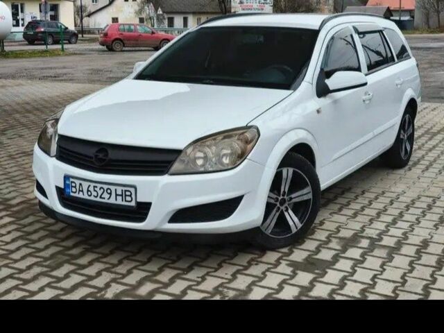 Белый Опель Астра, объемом двигателя 0 л и пробегом 285 тыс. км за 4200 $, фото 1 на Automoto.ua