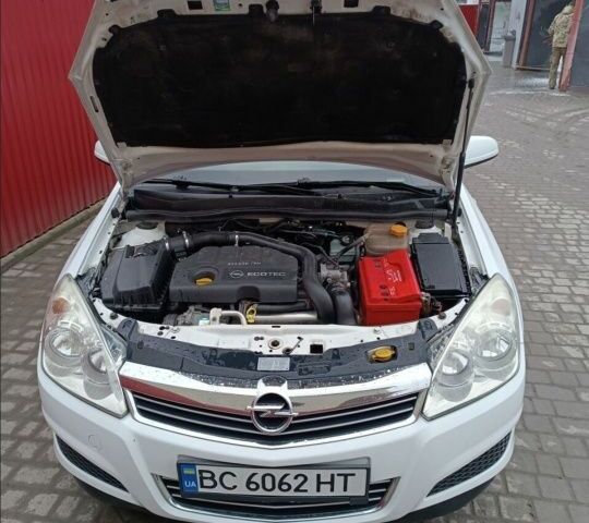 Белый Опель Астра, объемом двигателя 1.7 л и пробегом 287 тыс. км за 4500 $, фото 1 на Automoto.ua