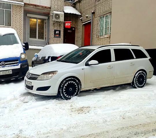 Білий Опель Астра, об'ємом двигуна 1.6 л та пробігом 32000 тис. км за 4000 $, фото 1 на Automoto.ua