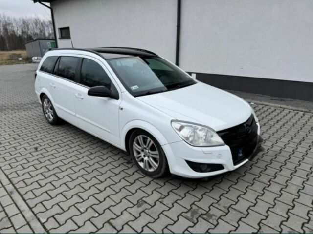 Белый Опель Астра, объемом двигателя 1.7 л и пробегом 324 тыс. км за 2150 $, фото 1 на Automoto.ua