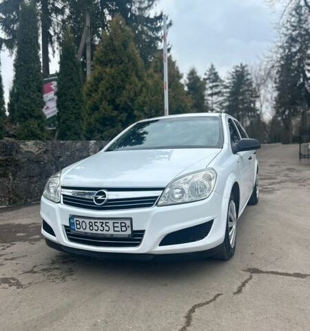 Білий Опель Астра, об'ємом двигуна 1.25 л та пробігом 266 тис. км за 3999 $, фото 1 на Automoto.ua