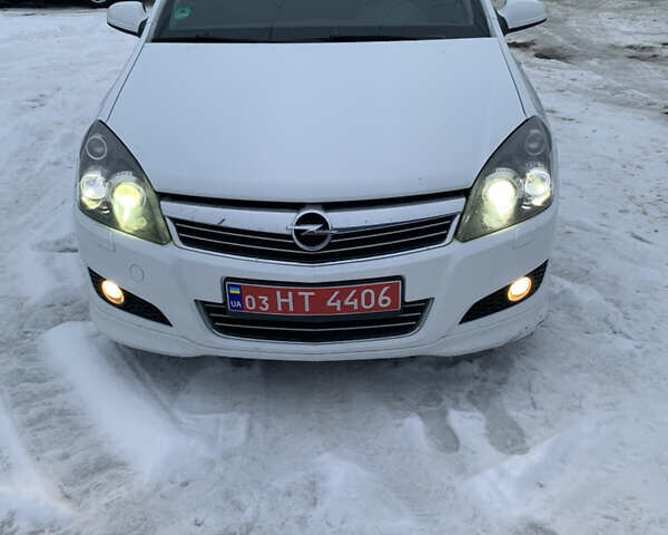 Білий Опель Астра, об'ємом двигуна 1.6 л та пробігом 219 тис. км за 5300 $, фото 1 на Automoto.ua