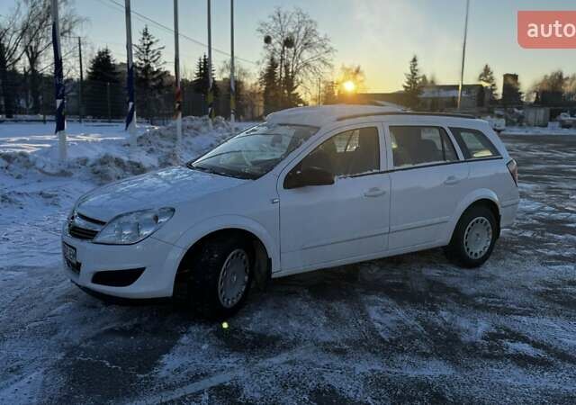 Белый Опель Астра, объемом двигателя 1.6 л и пробегом 292 тыс. км за 4800 $, фото 1 на Automoto.ua