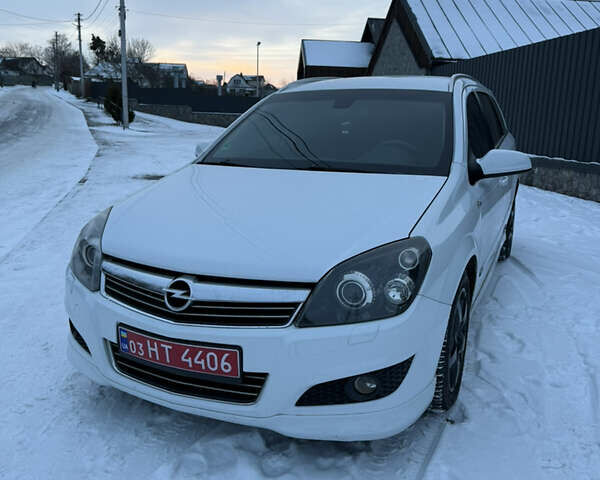 Белый Опель Астра, объемом двигателя 1.6 л и пробегом 219 тыс. км за 5750 $, фото 1 на Automoto.ua