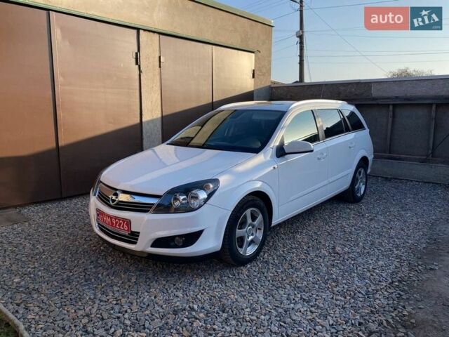 Белый Опель Астра, объемом двигателя 1.6 л и пробегом 217 тыс. км за 5990 $, фото 1 на Automoto.ua