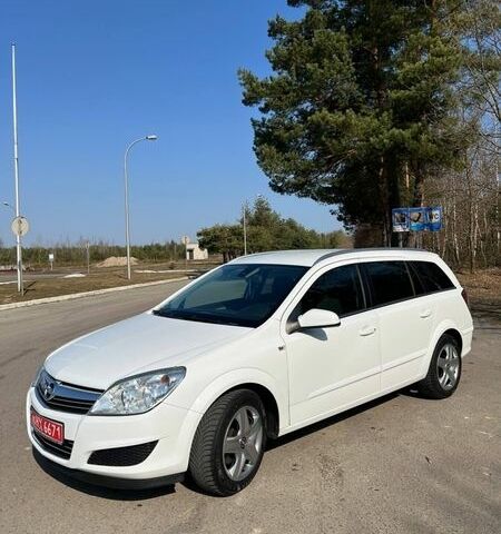 Белый Опель Астра, объемом двигателя 1.6 л и пробегом 290 тыс. км за 5200 $, фото 1 на Automoto.ua