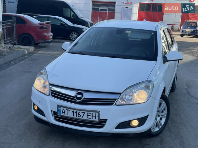 Белый Опель Астра, объемом двигателя 1.69 л и пробегом 194 тыс. км за 5500 $, фото 1 на Automoto.ua