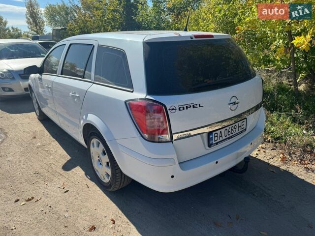Белый Опель Астра, объемом двигателя 1.8 л и пробегом 201 тыс. км за 6100 $, фото 1 на Automoto.ua