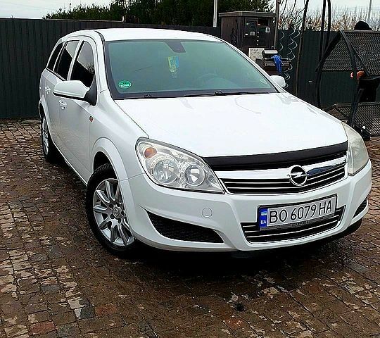 Білий Опель Астра, об'ємом двигуна 1.6 л та пробігом 0 тис. км за 5100 $, фото 1 на Automoto.ua