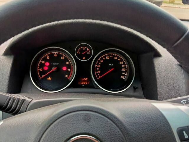 Белый Опель Астра, объемом двигателя 1.4 л и пробегом 112 тыс. км за 5800 $, фото 1 на Automoto.ua