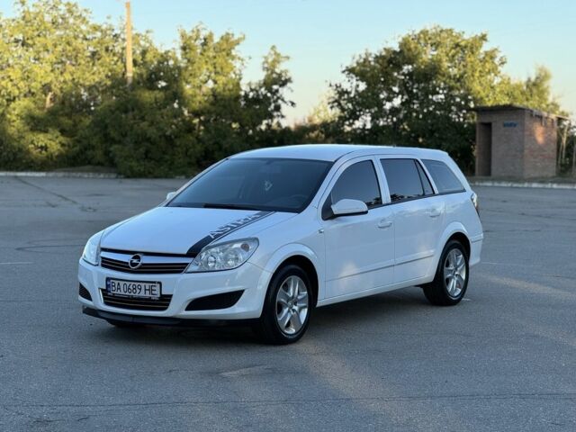 Білий Опель Астра, об'ємом двигуна 1.8 л та пробігом 200 тис. км за 3499 $, фото 1 на Automoto.ua