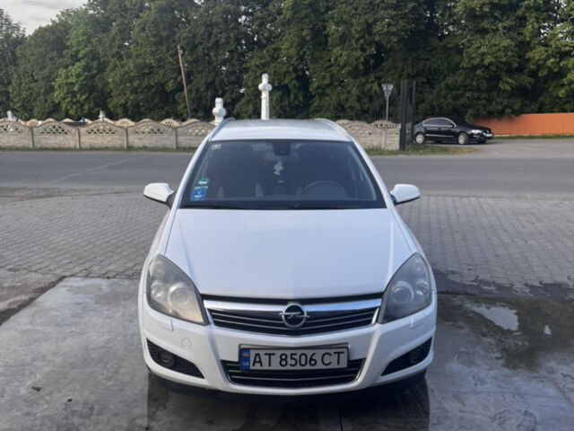Белый Опель Астра, объемом двигателя 1.69 л и пробегом 263 тыс. км за 5800 $, фото 1 на Automoto.ua
