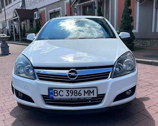 Білий Опель Астра, об'ємом двигуна 1.9 л та пробігом 241 тис. км за 5500 $, фото 1 на Automoto.ua