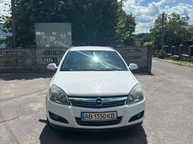 Белый Опель Астра, объемом двигателя 1.69 л и пробегом 246 тыс. км за 5200 $, фото 1 на Automoto.ua