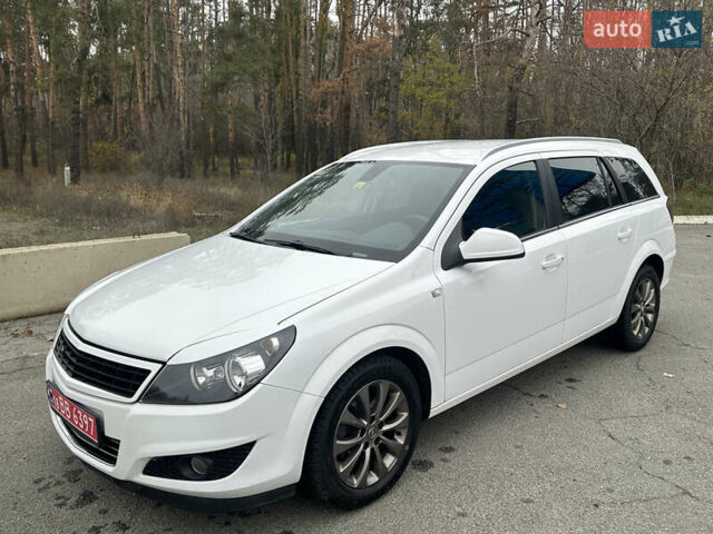 Белый Опель Астра, объемом двигателя 1.6 л и пробегом 223 тыс. км за 6199 $, фото 1 на Automoto.ua