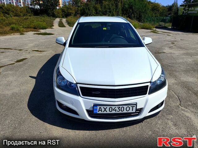 Опель Астра 2010 в Харькове на Automoto.ua Белый Опель Астра, объемом двигателя 1.6 л и пробегом 223 тыс. км за 6000 $, фото 1 на Automoto.ua