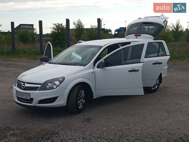 Белый Опель Астра, объемом двигателя 1.3 л и пробегом 257 тыс. км за 4850 $, фото 1 на Automoto.ua