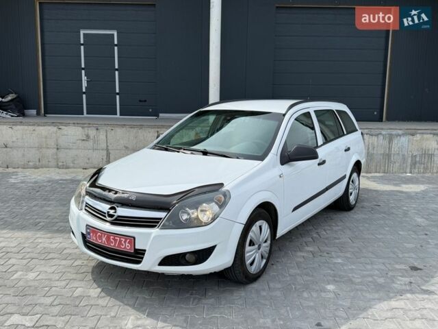 Белый Опель Астра, объемом двигателя 1.7 л и пробегом 248 тыс. км за 4550 $, фото 1 на Automoto.ua