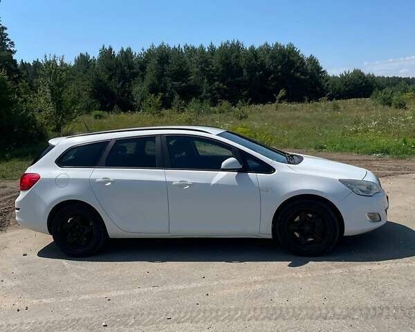 Белый Опель Астра, объемом двигателя 1.7 л и пробегом 259 тыс. км за 7000 $, фото 1 на Automoto.ua