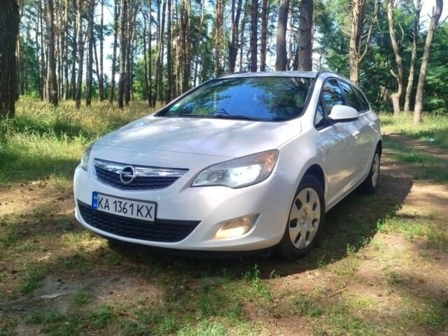 Белый Опель Астра, объемом двигателя 1.7 л и пробегом 235 тыс. км за 4801 $, фото 1 на Automoto.ua