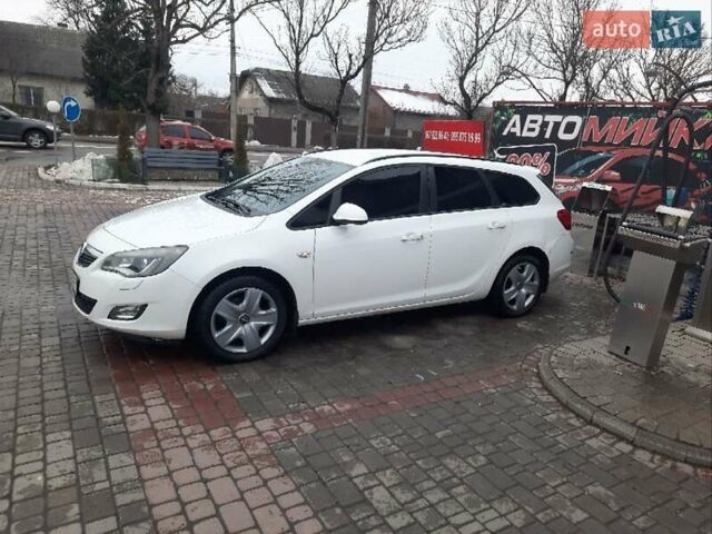 Белый Опель Астра, объемом двигателя 1.7 л и пробегом 220 тыс. км за 7200 $, фото 1 на Automoto.ua