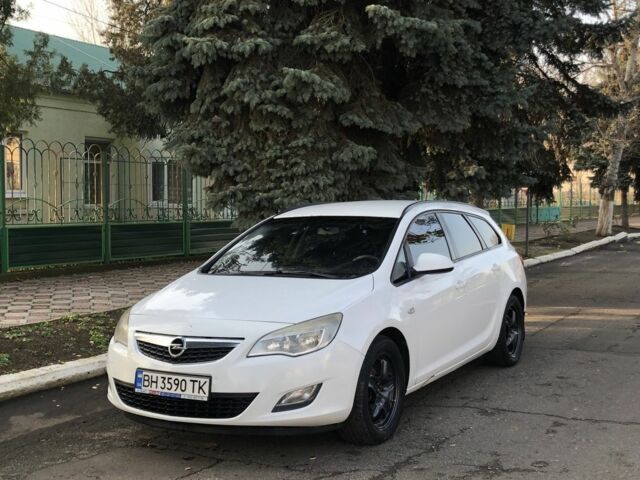 Білий Опель Астра, об'ємом двигуна 1.2 л та пробігом 299 тис. км за 7499 $, фото 1 на Automoto.ua