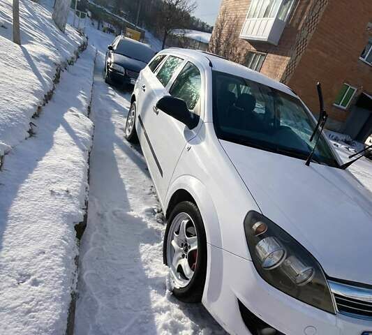 Белый Опель Астра, объемом двигателя 1.7 л и пробегом 427 тыс. км за 4800 $, фото 1 на Automoto.ua