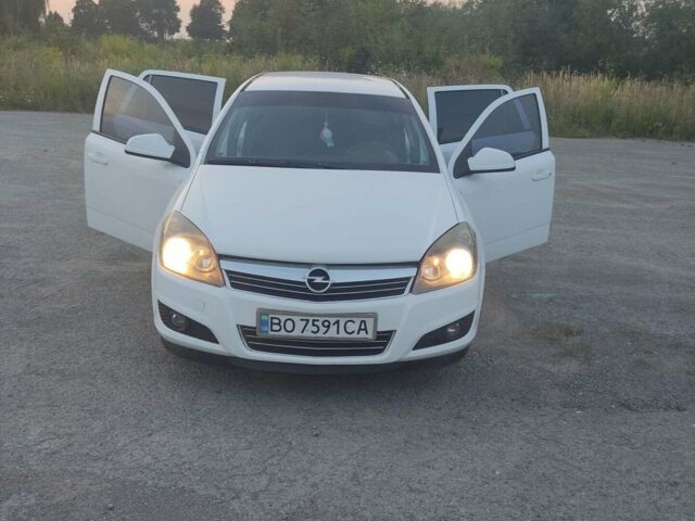 Білий Опель Астра, об'ємом двигуна 1.69 л та пробігом 260 тис. км за 5300 $, фото 1 на Automoto.ua