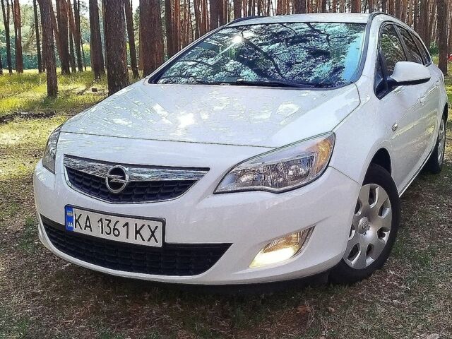 Белый Опель Астра, объемом двигателя 1.69 л и пробегом 335 тыс. км за 5900 $, фото 1 на Automoto.ua