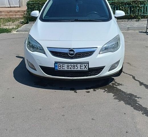 Белый Опель Астра, объемом двигателя 1.7 л и пробегом 255 тыс. км за 6500 $, фото 1 на Automoto.ua