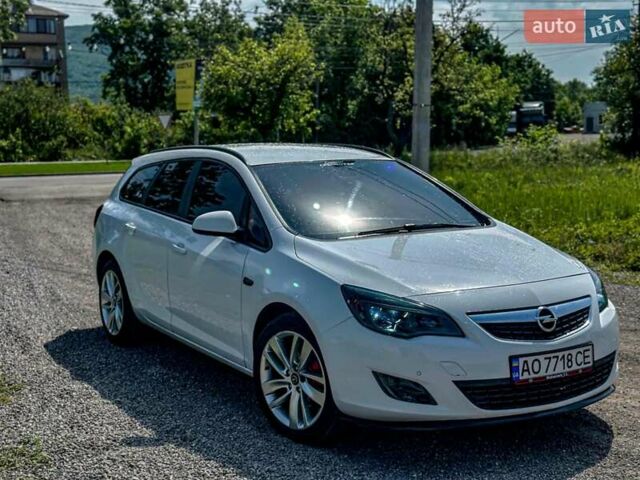 Белый Опель Астра, объемом двигателя 1.7 л и пробегом 250 тыс. км за 6500 $, фото 1 на Automoto.ua