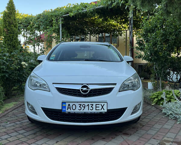Белый Опель Астра, объемом двигателя 1.69 л и пробегом 289 тыс. км за 6800 $, фото 1 на Automoto.ua