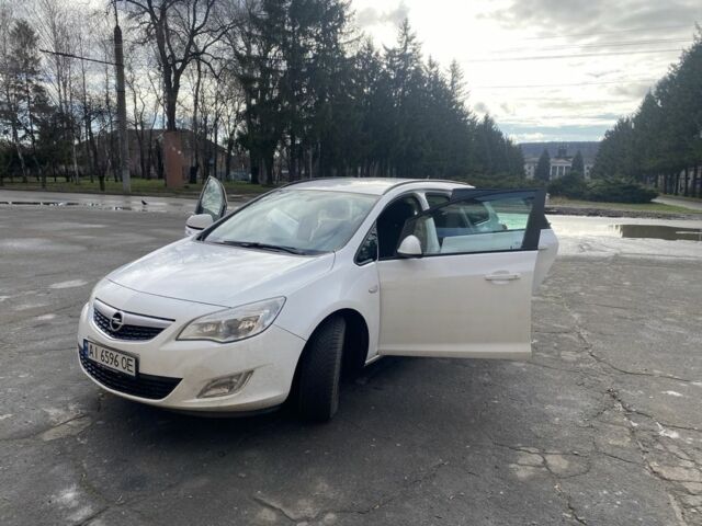 Белый Опель Астра, объемом двигателя 1.7 л и пробегом 330 тыс. км за 6700 $, фото 1 на Automoto.ua