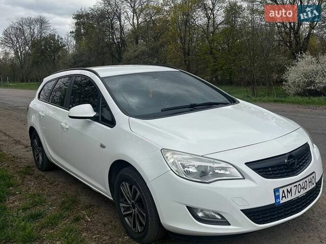 Белый Опель Астра, объемом двигателя 1.3 л и пробегом 313 тыс. км за 5500 $, фото 1 на Automoto.ua