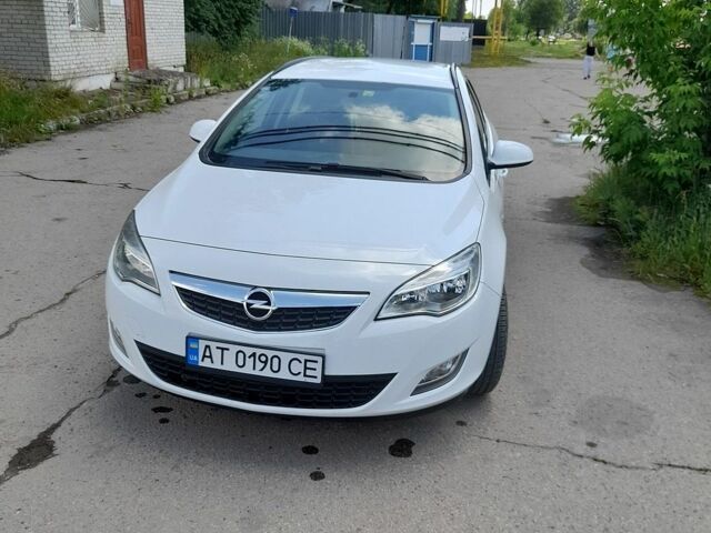 Белый Опель Астра, объемом двигателя 1.69 л и пробегом 223 тыс. км за 6500 $, фото 1 на Automoto.ua