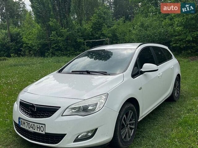 Белый Опель Астра, объемом двигателя 1.3 л и пробегом 313 тыс. км за 5500 $, фото 1 на Automoto.ua