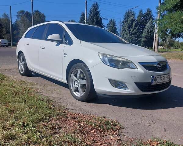 Белый Опель Астра, объемом двигателя 1.7 л и пробегом 248 тыс. км за 8150 $, фото 1 на Automoto.ua