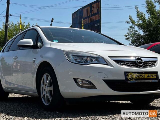 Белый Опель Астра, объемом двигателя 1.7 л и пробегом 208 тыс. км за 8500 $, фото 1 на Automoto.ua