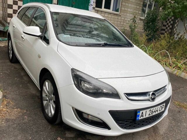 Опель Астра 2013 в Фастове на Automoto.ua Белый Опель Астра, объемом двигателя 1.7 л и пробегом 296 тыс. км за 8000 $, фото 1 на Automoto.ua