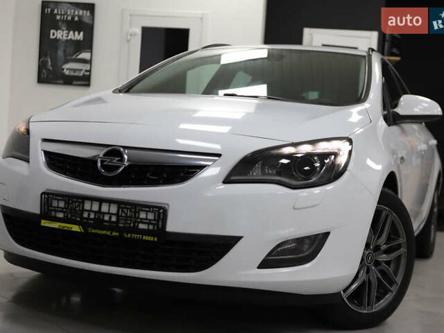 Белый Опель Астра, объемом двигателя 1.7 л и пробегом 140 тыс. км за 7700 $, фото 1 на Automoto.ua