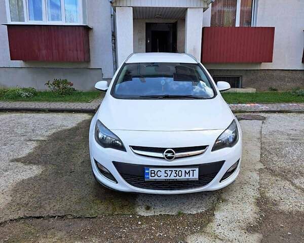 Белый Опель Астра, объемом двигателя 1.6 л и пробегом 199 тыс. км за 9000 $, фото 1 на Automoto.ua
