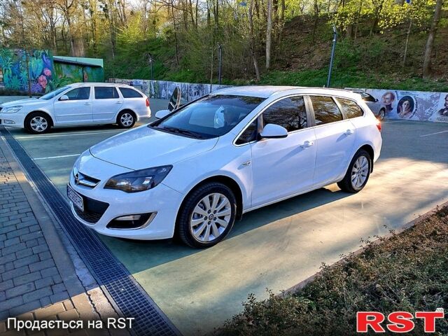 Белый Опель Астра, объемом двигателя 1.6 л и пробегом 240 тыс. км за 9000 $, фото 1 на Automoto.ua